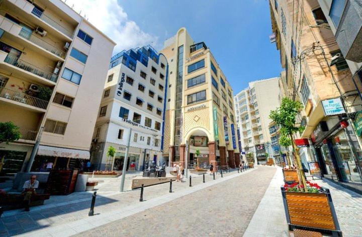 Idyllic Apartment Steps From The Promenade Sliema Exterior foto